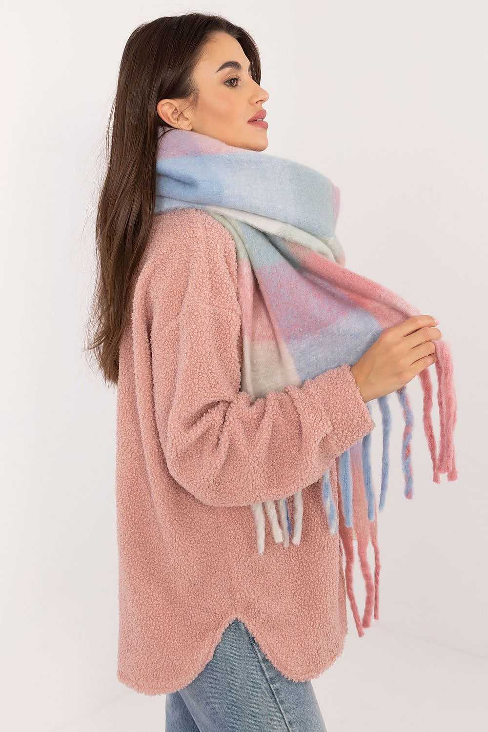 Shawl model 203177 AT 203177_1172600 96 kr AT Fashion Nordic