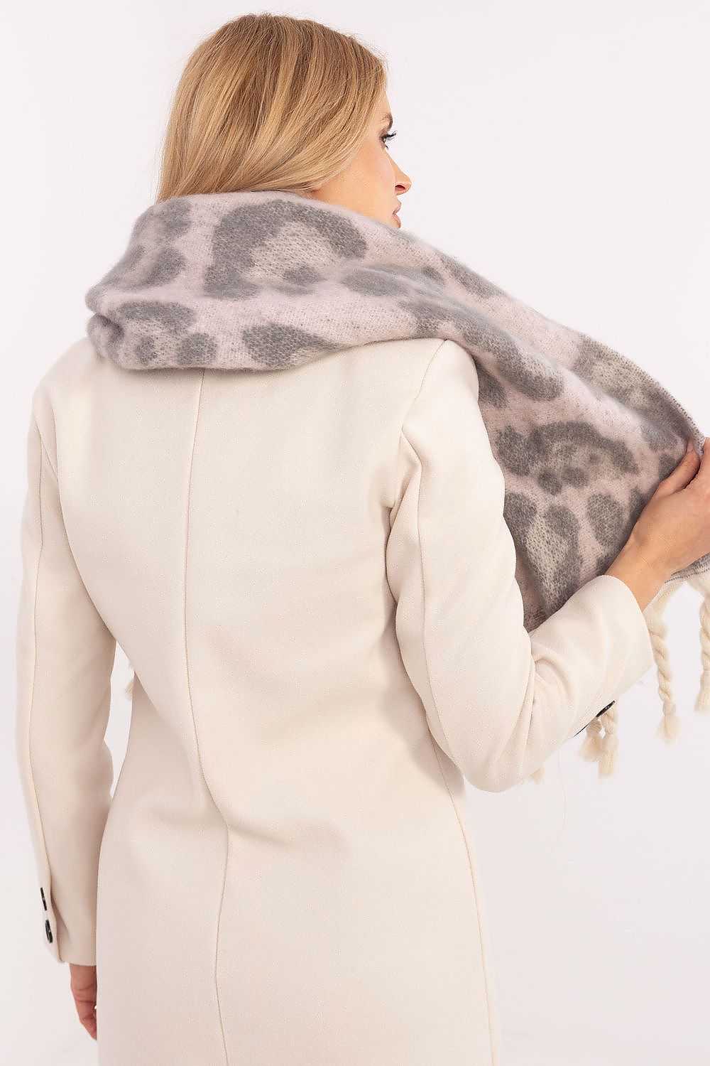 Shawl model 205960 AT 205960_1187366 111 kr AT Fashion Nordic