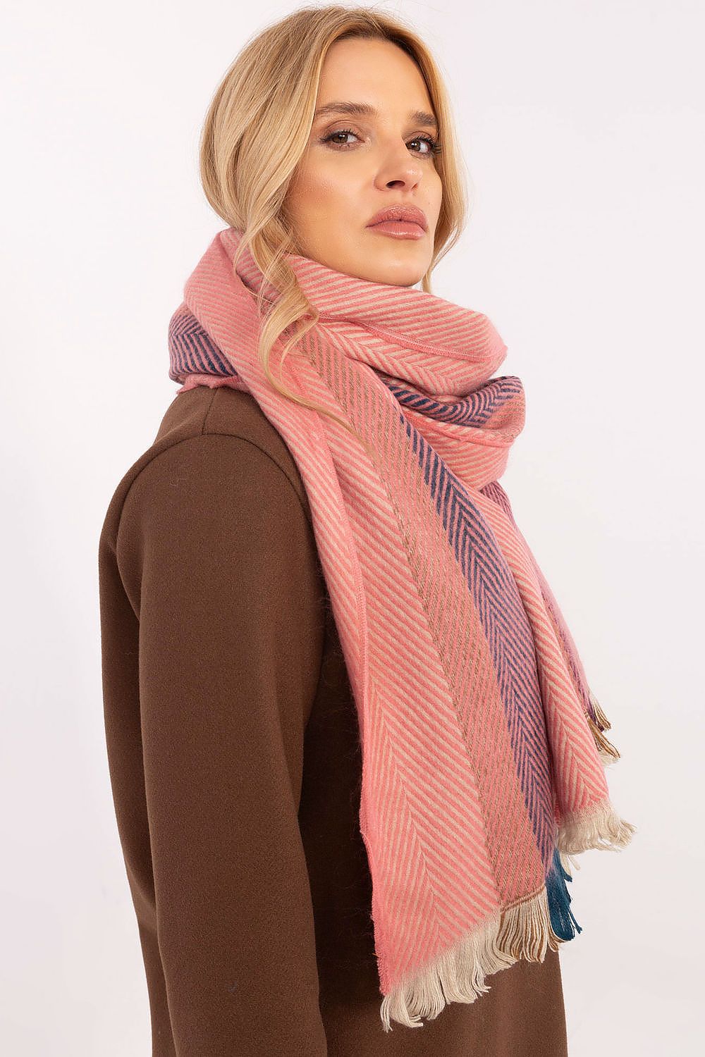Shawl model 206037 AT 206037_1187724 96 Fashion & Accessories Fashion Nordic