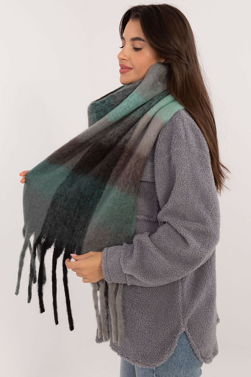 Shawl model 208266 AT