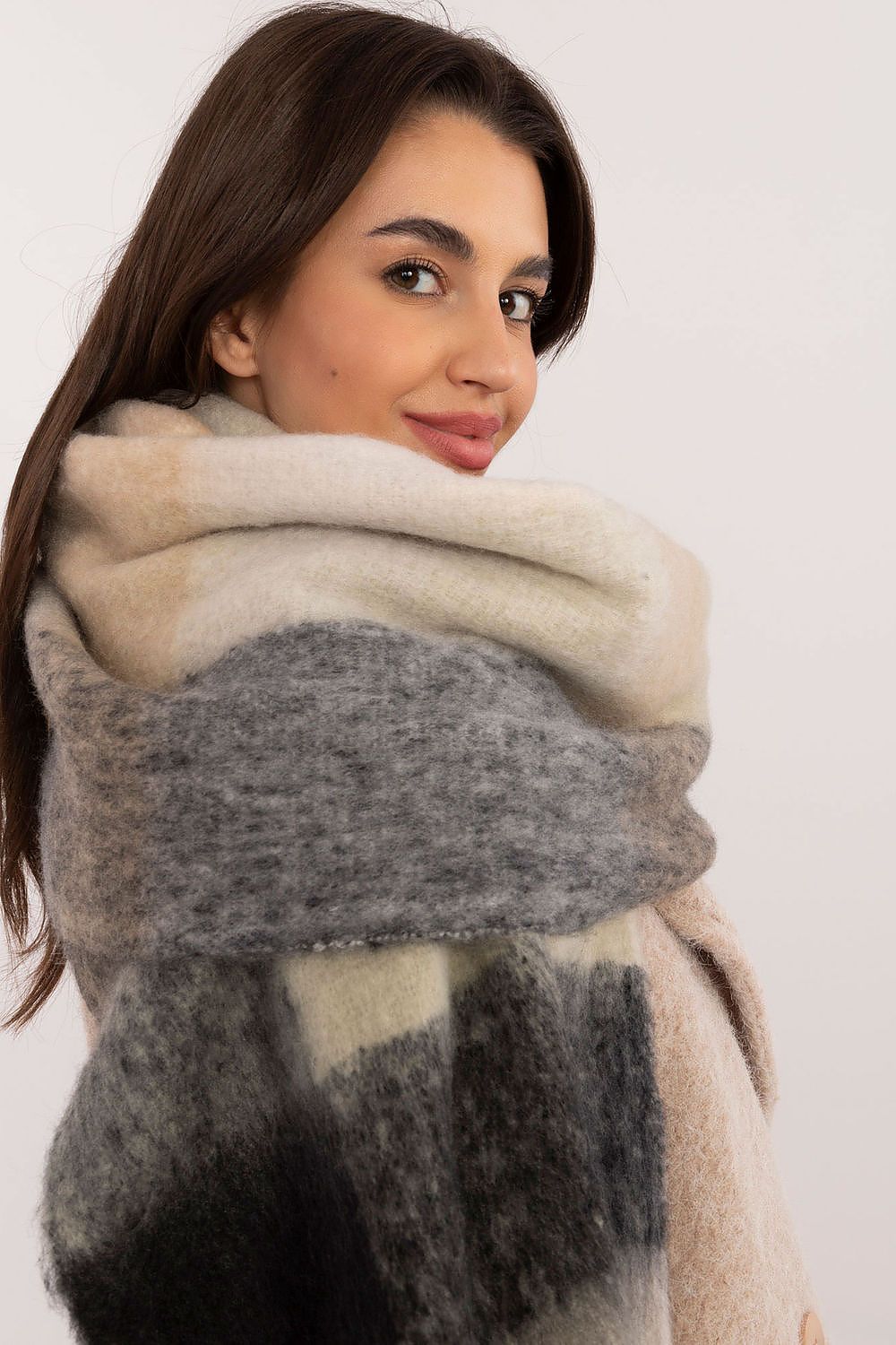 Shawl model 200279 AT 200279_1160178 96 Fashion & Accessories Fashion Nordic