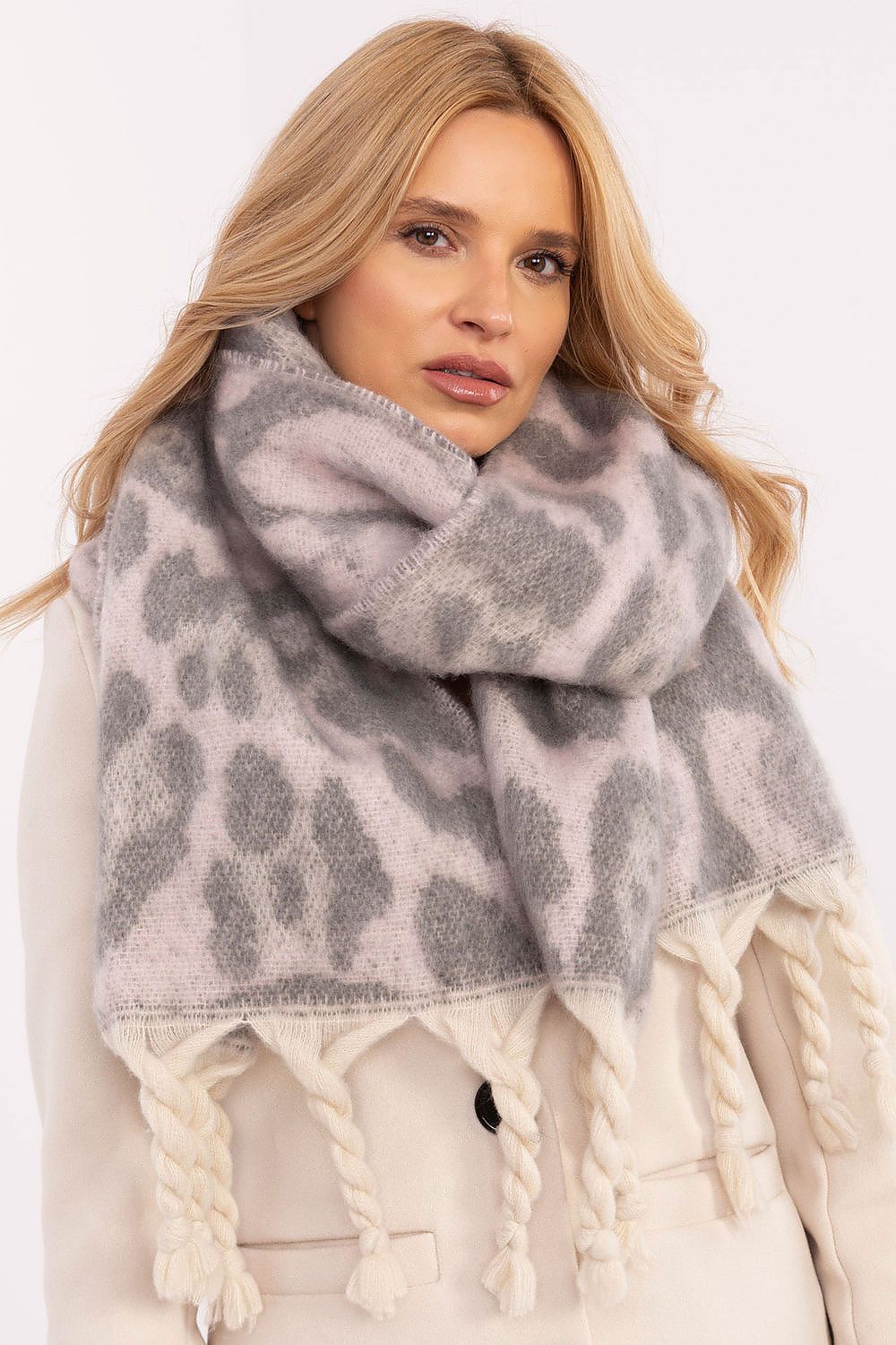Shawl model 205960 AT 205960_1187366 111 Fashion & Accessories Fashion Nordic
