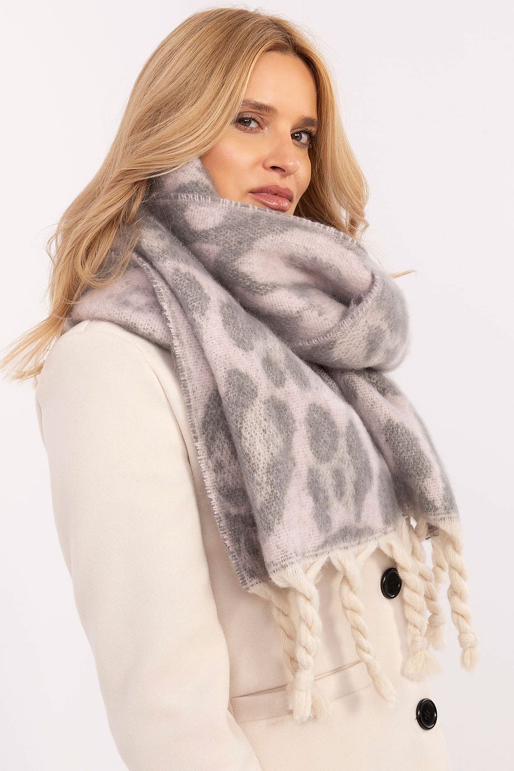 Shawl model 205960 AT 205960_1187366 111 Fashion & Accessories Fashion Nordic