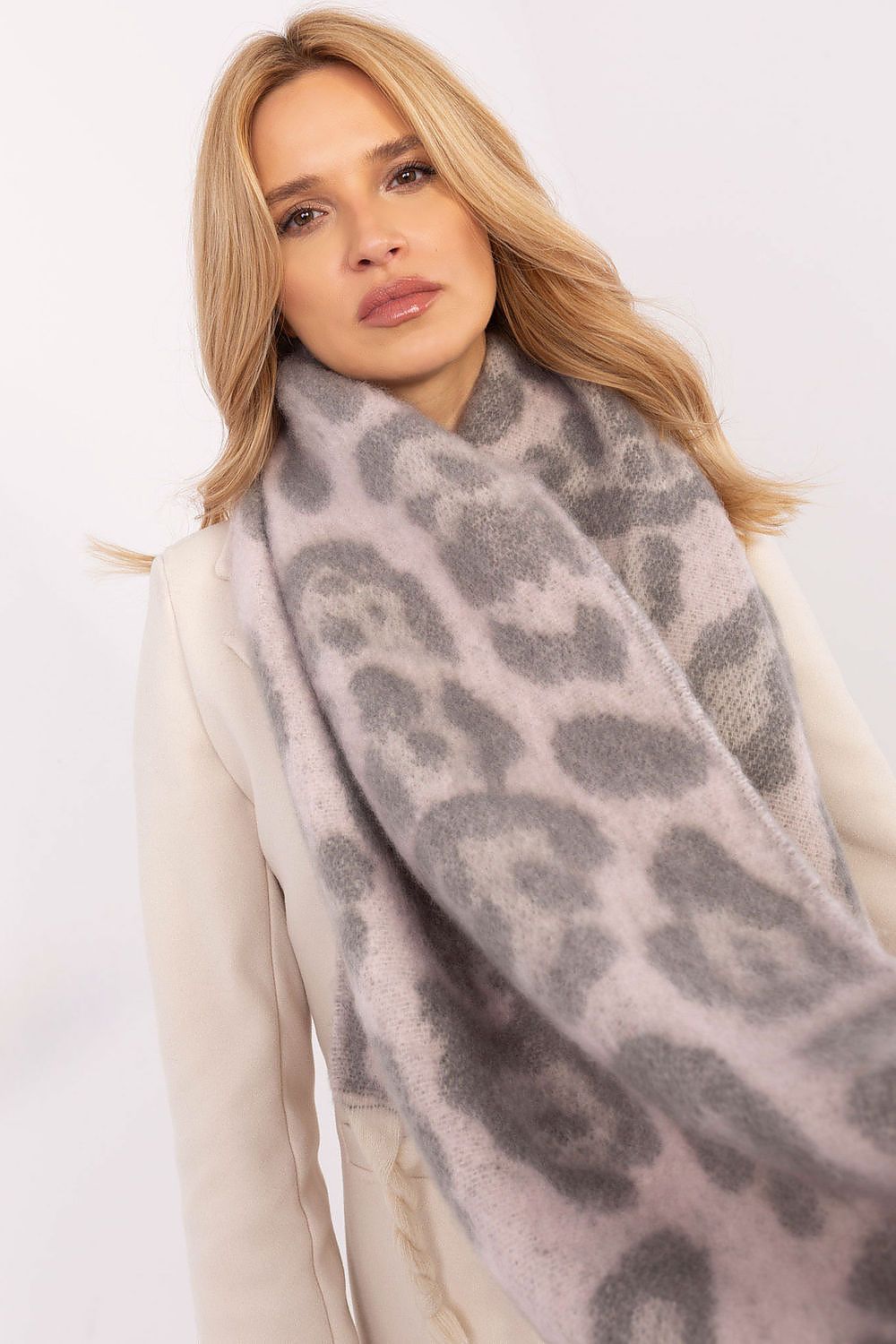 Shawl model 205960 AT 205960_1187366 111 Fashion & Accessories Fashion Nordic