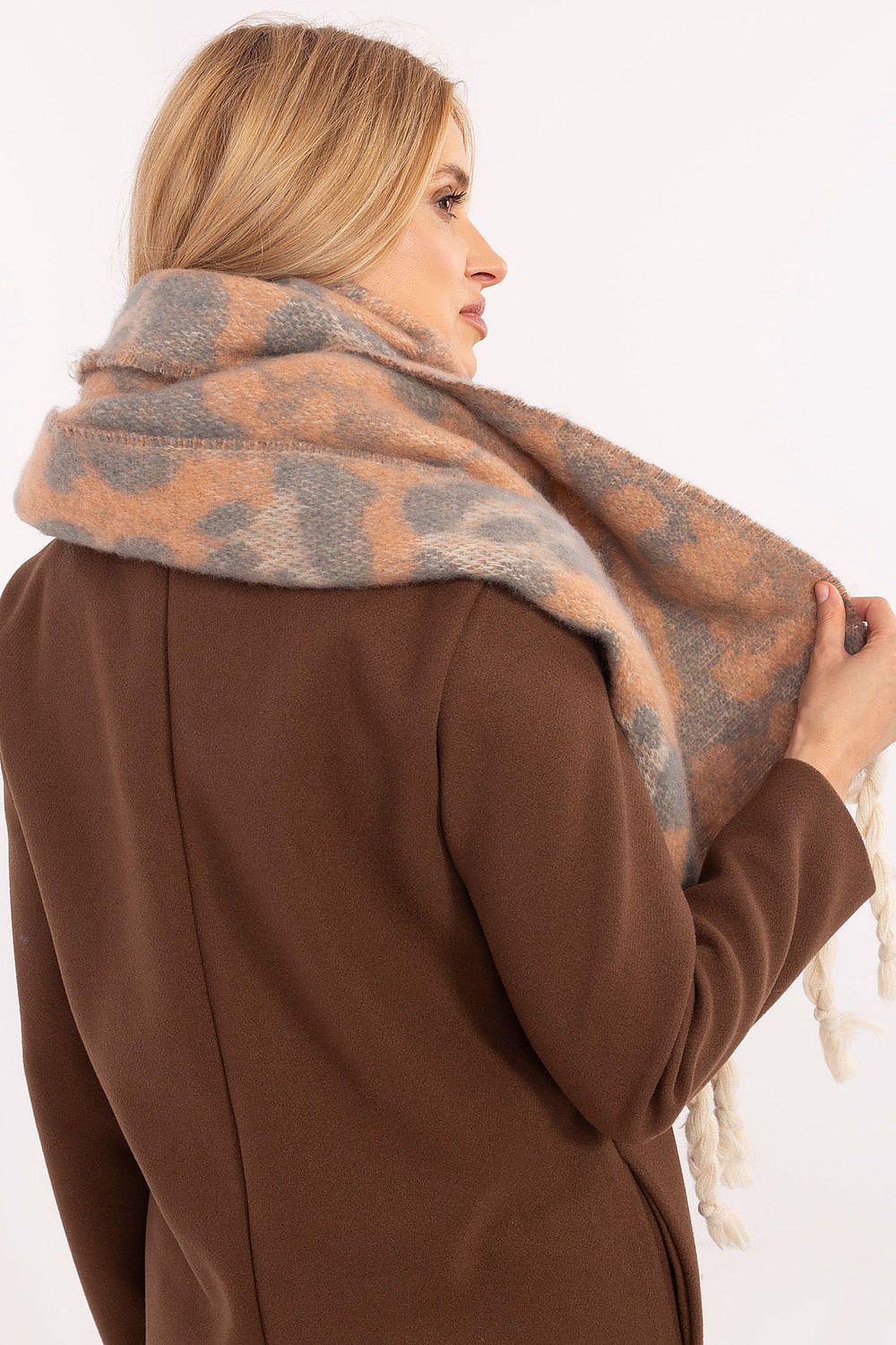 Shawl model 205960 AT 205960_1187366 111 Fashion & Accessories Fashion Nordic