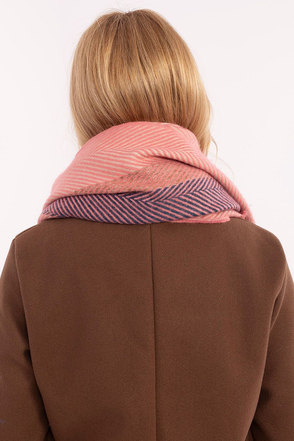 Shawl model 206037 AT 206037_1187724 96 Fashion & Accessories Fashion Nordic
