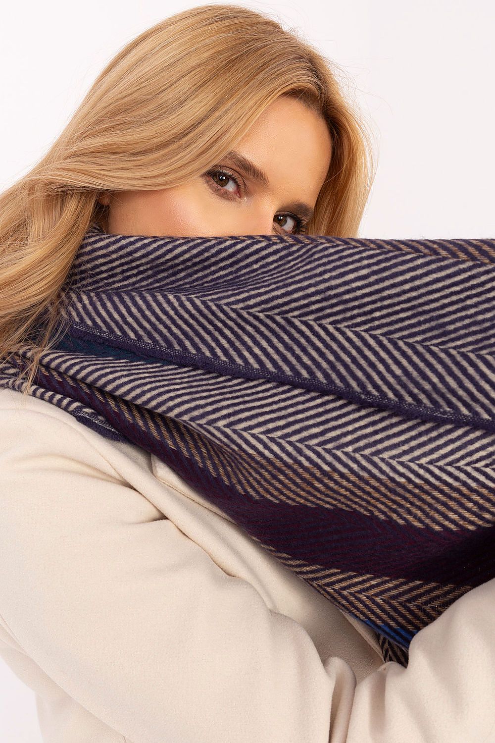 Shawl model 206037 AT 206037_1187724 96 Fashion & Accessories Fashion Nordic